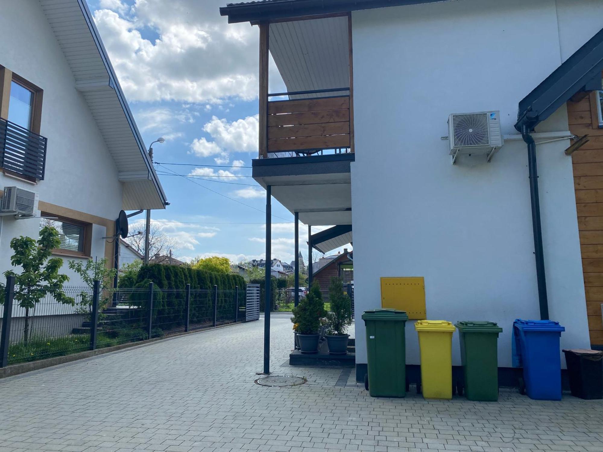 Apartamenty Fredry Леско Экстерьер фото