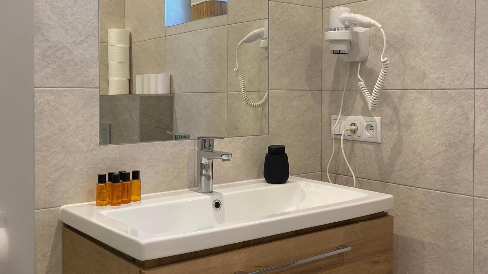 Apartamenty Fredry Леско Экстерьер фото